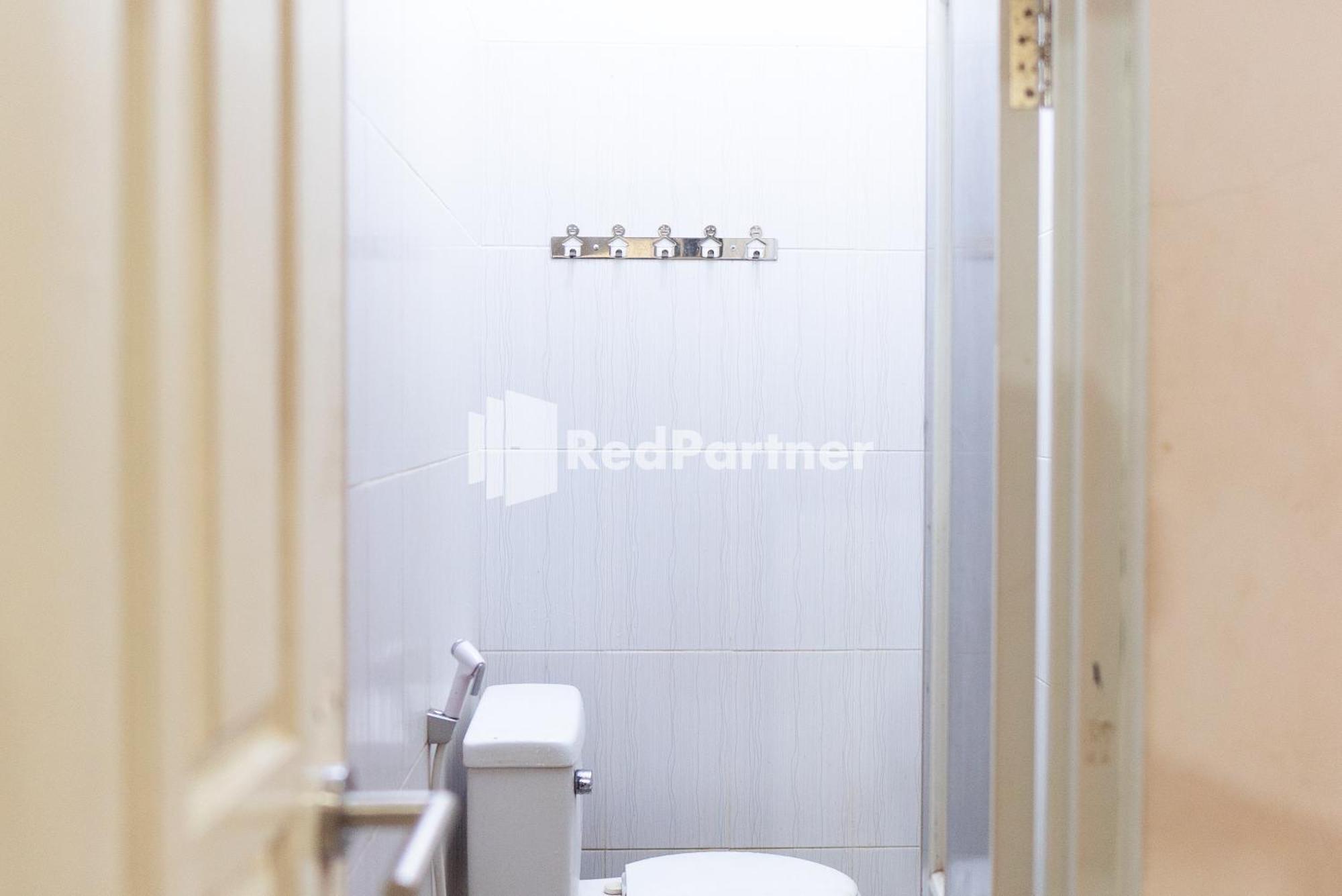 Wisma Narada 2 Lampung Mitra Reddoorz Bandar Lampung Habitación foto